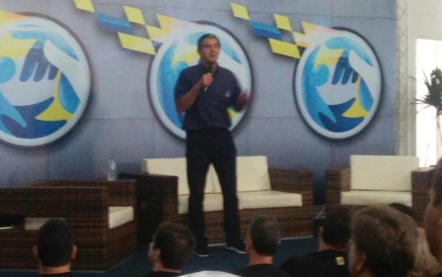Palestra Motivacional do Piloto de rally e Engenheiro Klever Kolberg para inspirar a equipe de TI do Banco do Brasil