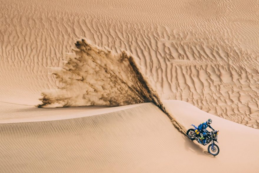 Desafio - Participar no Rally Dakar com uma moto